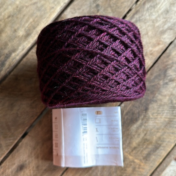 Luxury hand dyed yarn Kelbourne Woolens Scout - Picture 2 of 4